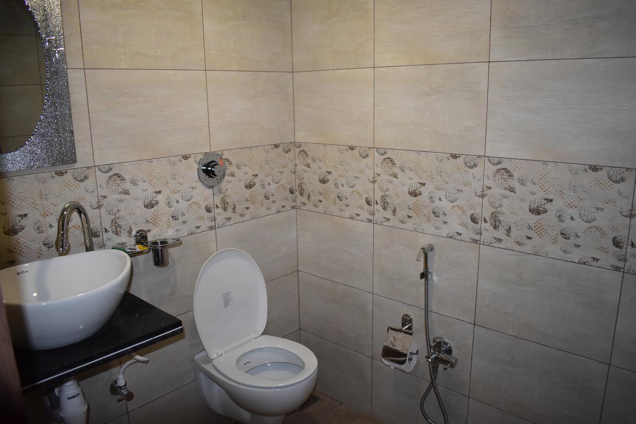 Hotel Shyam Palace Будж Екстериор снимка