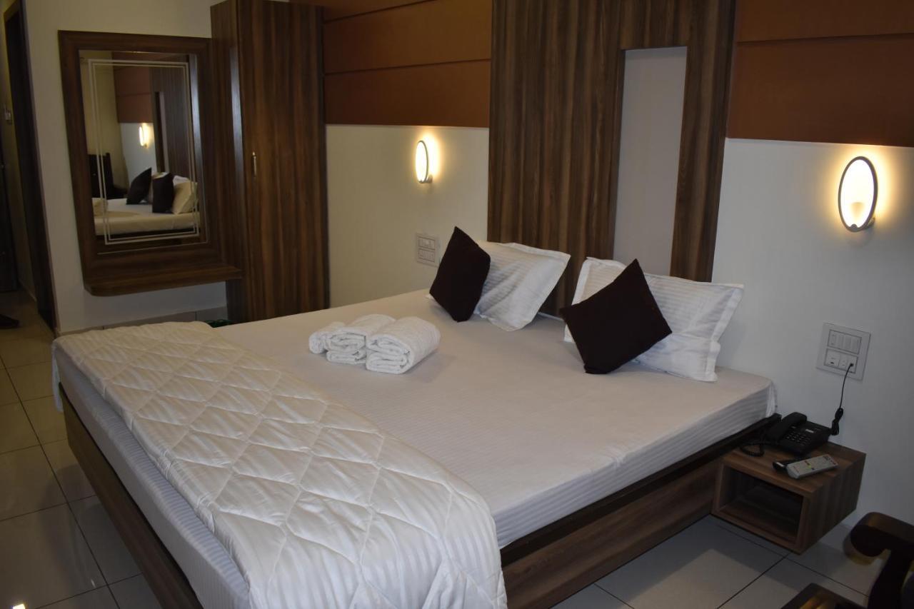 Hotel Shyam Palace Будж Екстериор снимка