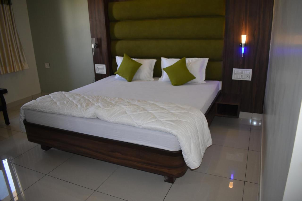Hotel Shyam Palace Будж Екстериор снимка