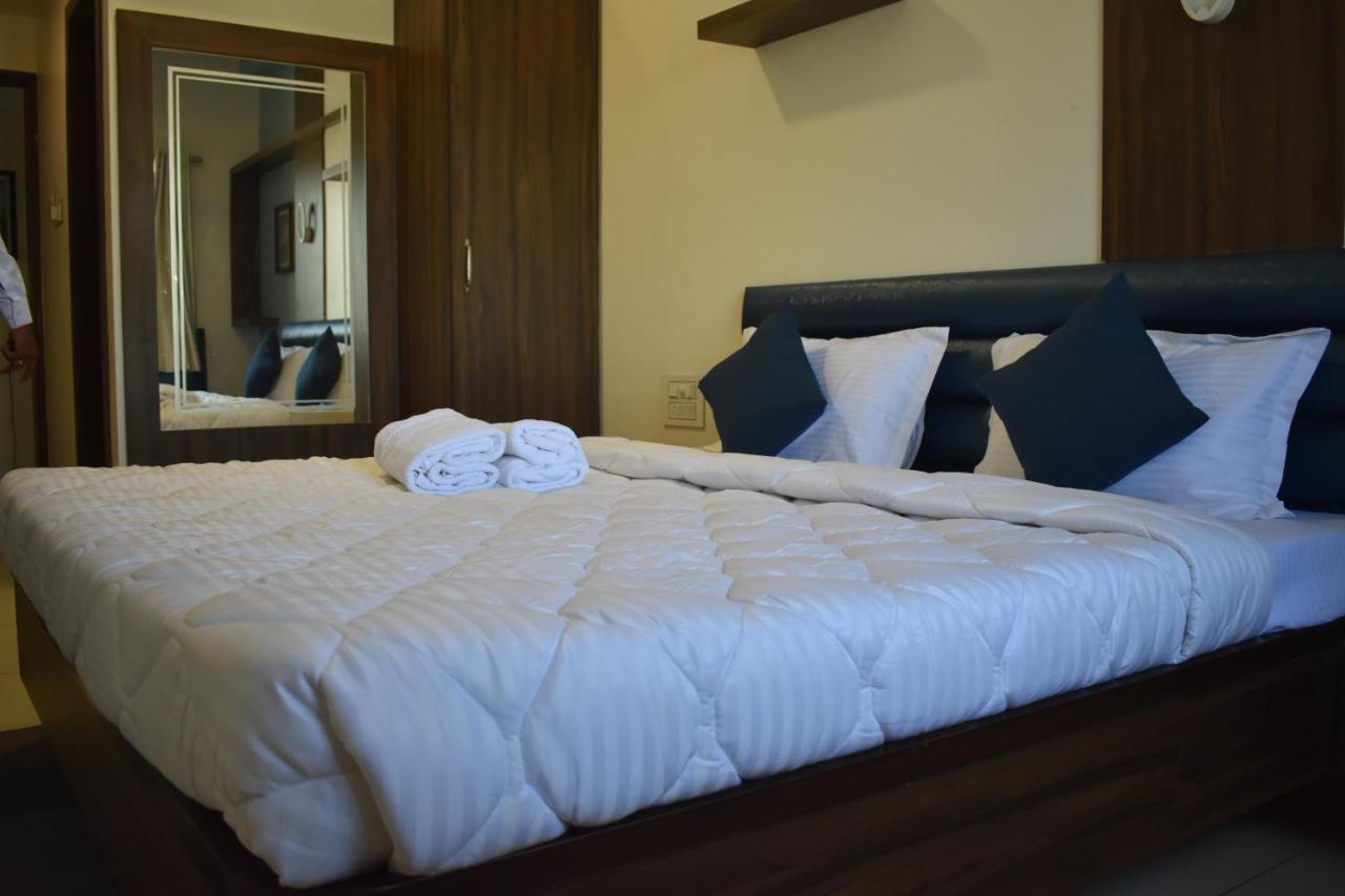 Hotel Shyam Palace Будж Екстериор снимка